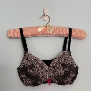 Victoria's Secret Dream Angels Push-up Bra in Black Covered in Ivory Lace